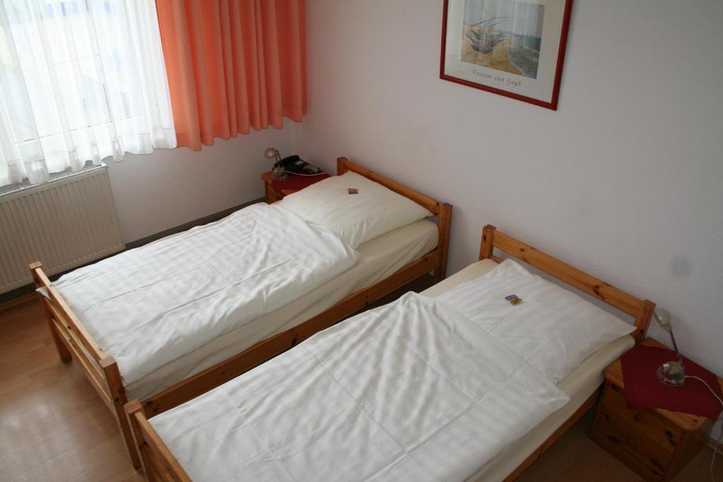 Hotel Lindenhof إسن الغرفة الصورة