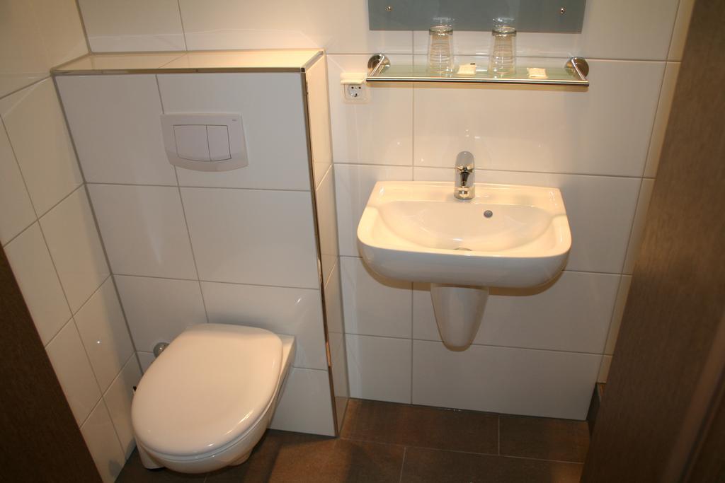 Hotel Lindenhof إسن الغرفة الصورة